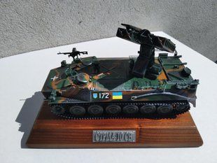 Модель ЗРК "СТРІЛА-10 СВ" 1:35 Масштабна модель військової техніки 001 фото