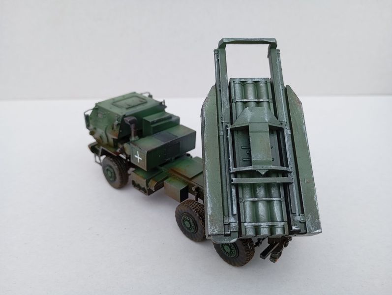 HIMARS M142 &mdash; реактивна система залпового вогню в масштабі 1:72 H 142 фото