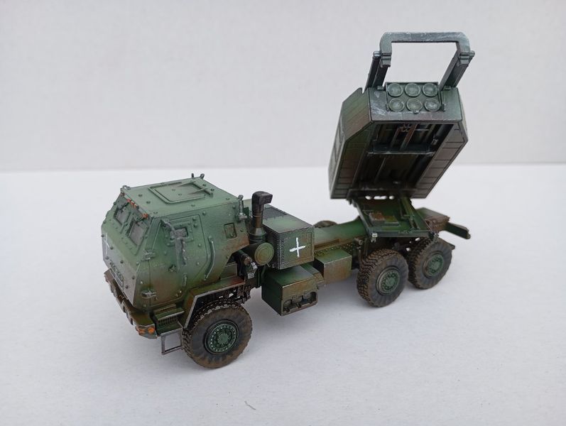 HIMARS M142 &mdash; реактивна система залпового вогню в масштабі 1:72 H 142 фото