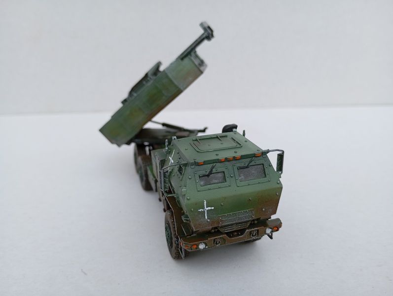 HIMARS M142 &mdash; реактивна система залпового вогню в масштабі 1:72 H 142 фото
