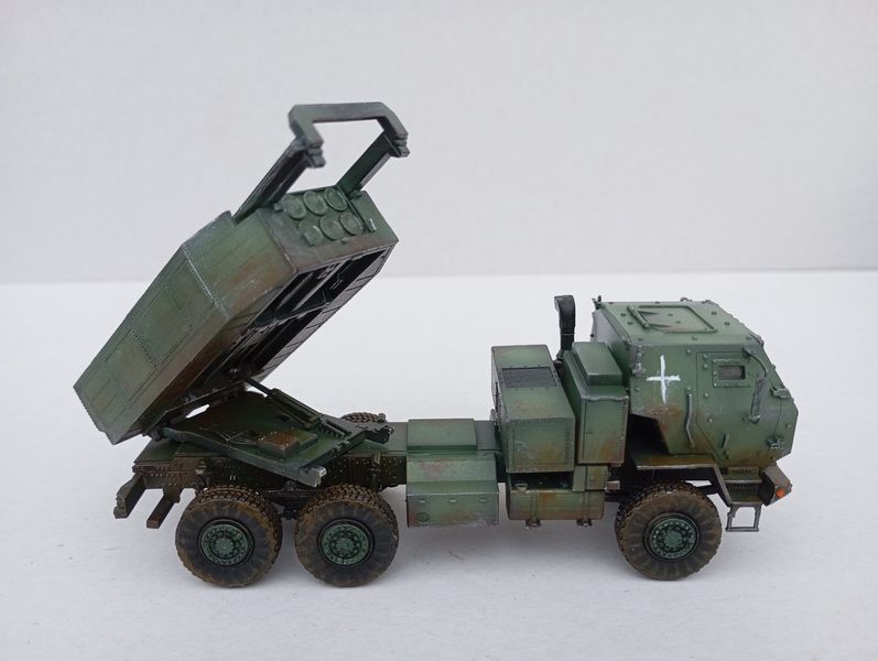 HIMARS M142 &mdash; реактивна система залпового вогню в масштабі 1:72 H 142 фото