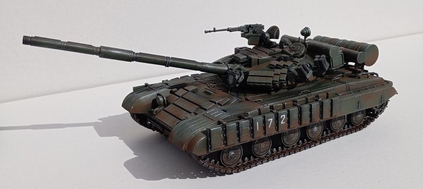 Масштабна модель танка Т-64БВ &mdash; легенда у вашій колекції Масштаб 1:35 009 фото
