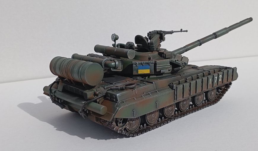 Масштабна модель танка Т-64БВ &mdash; легенда у вашій колекції Масштаб 1:35 009 фото