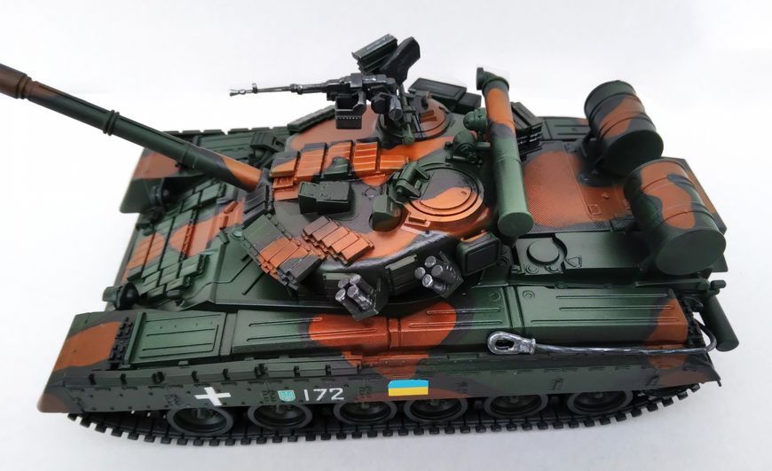 Модель танка Т-80 УД в масштабі 1:35 69786150 фото